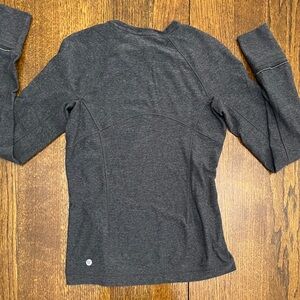 LIKE NEW Lululemon Athletica Soft Charcoal Long Sleeve Top